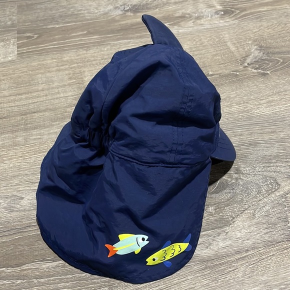 Cat & Jack Toddler Beach Sun Hat Sun Protection Shark and Fish Navy Blue 3-6 Mo - Picture 2 of 4